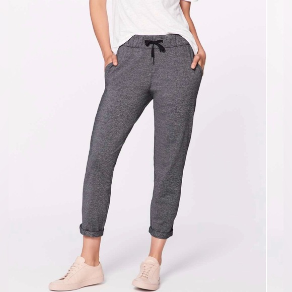 Lululemon On The Fly Pant *28" Heathered Grey Black size 8 - Picture 3 of 10
